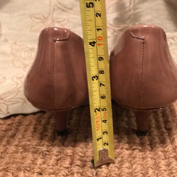 ‼️SOLD‼️Vince Camuto - Picture 3 of 4